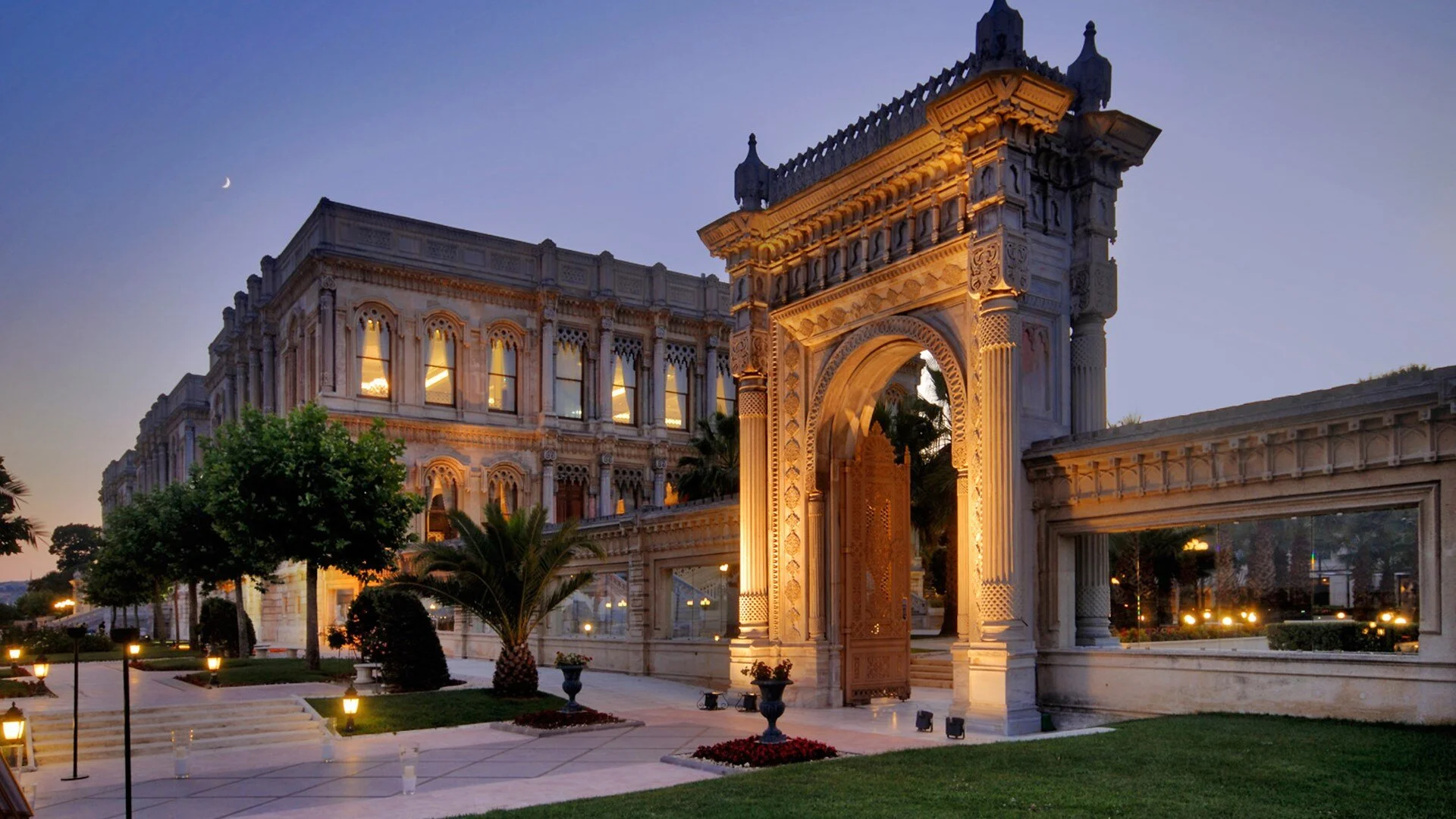 Çırağan Palace: The Story of a Light That Burned on the Bosphorus